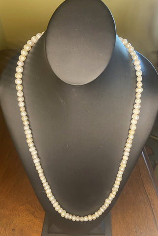 White Tiny Mother of Pearl Necklace