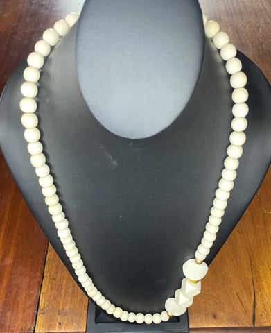 Cream Seed and Seashell Necklace