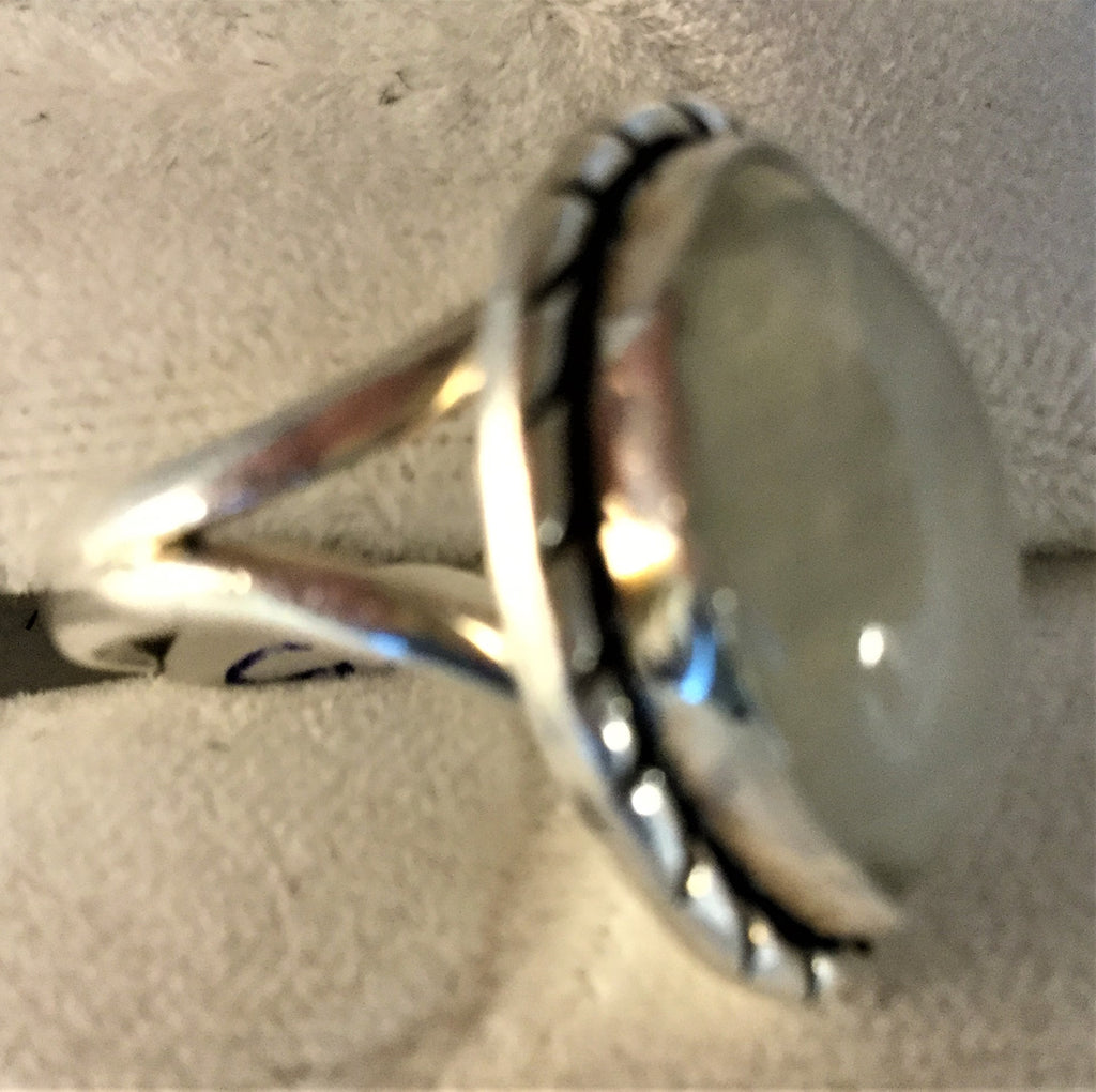RS88:  Moonstone Ring